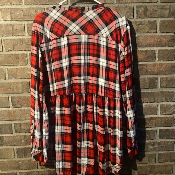 Torrid Red and White Plaid Shirt - Picture 3 of 3